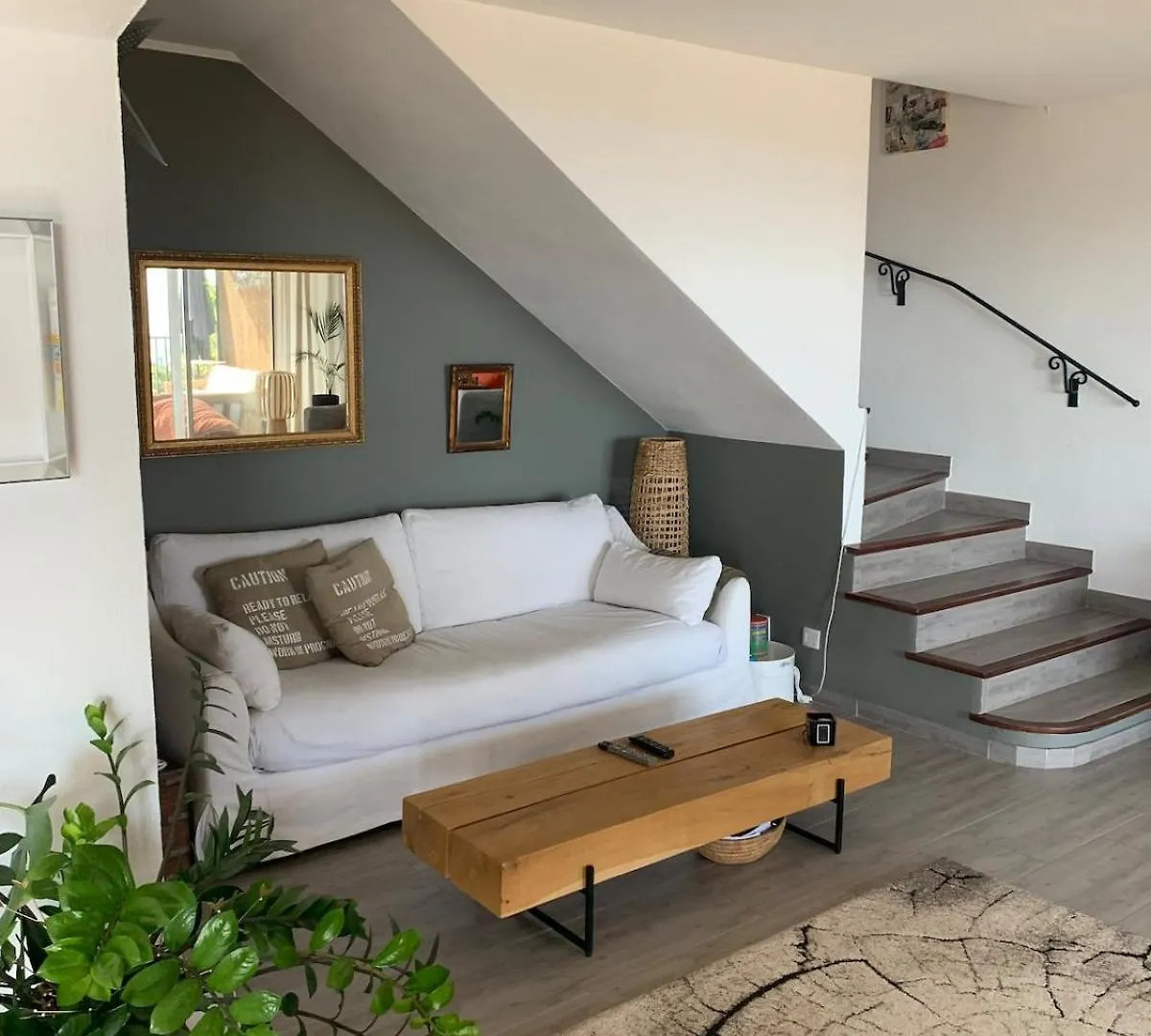 Vue Mer Appartement Duplex En Bas De Maison Mougins Apartment